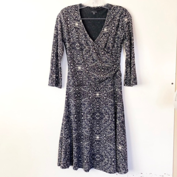 Garnet Hill Dresses & Skirts - Garnet Hill Surplice 3/4 Sleeves Swing Dress | XS